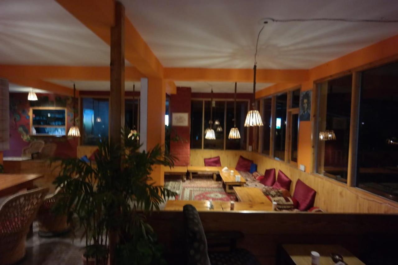Rasta Cafe And Lodge Manali  Exterior photo